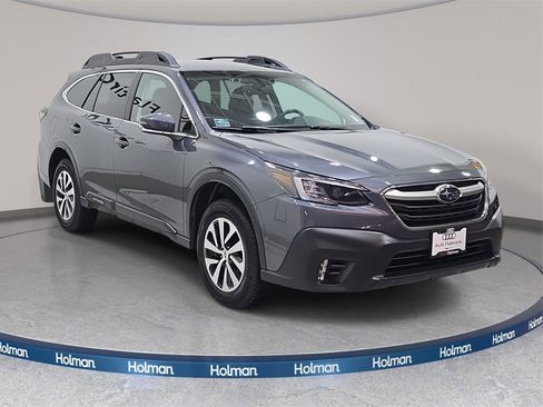 Used 2020 Subaru Outback Premium image 4