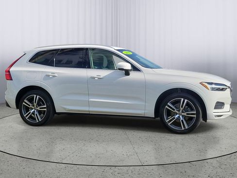 Used 2021 Volvo XC60 T5 Momentum w/ Protection Package Premier FWD image 2