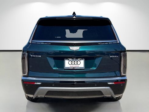 Used 2026 Cadillac Vistiq Luxury image 4