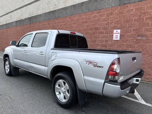 Used 2011 Toyota Tacoma 4x4 Double Cab w/ TRD Sport Pkg image 4