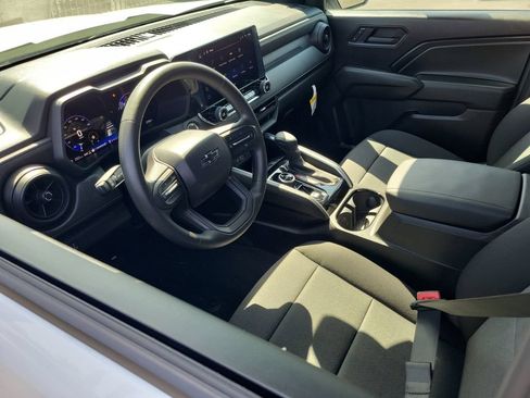 Used 2026 Chevrolet Colorado Trail Boss AWD/4WD image 3