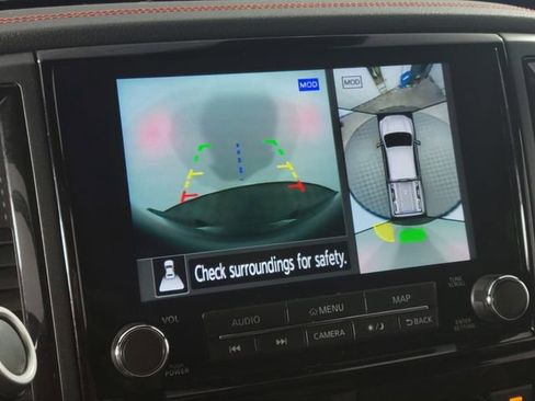 Used 2024 Nissan Titan PRO-4X w/ Pro-4x Convenience Package image 18