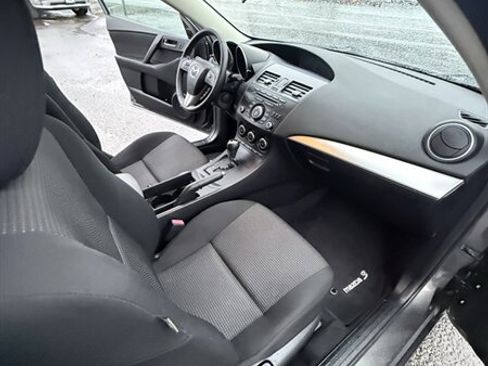 Used 2013 MAZDA MAZDA3 i Touring w/ Preferred Equipment Pkg image 28