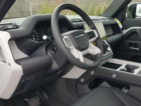 New 2026 Land Rover Defender 110 S image 8