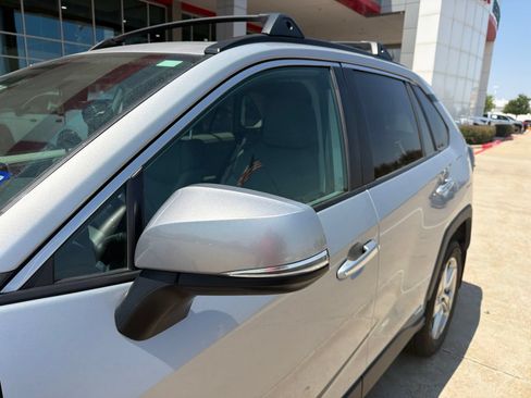 Used 2020 Toyota RAV4 Limited w/ Limited Grade Weather Package AWD/4WD image 4