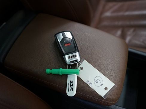 Used 2017 Audi A4 2.0T Premium image 55