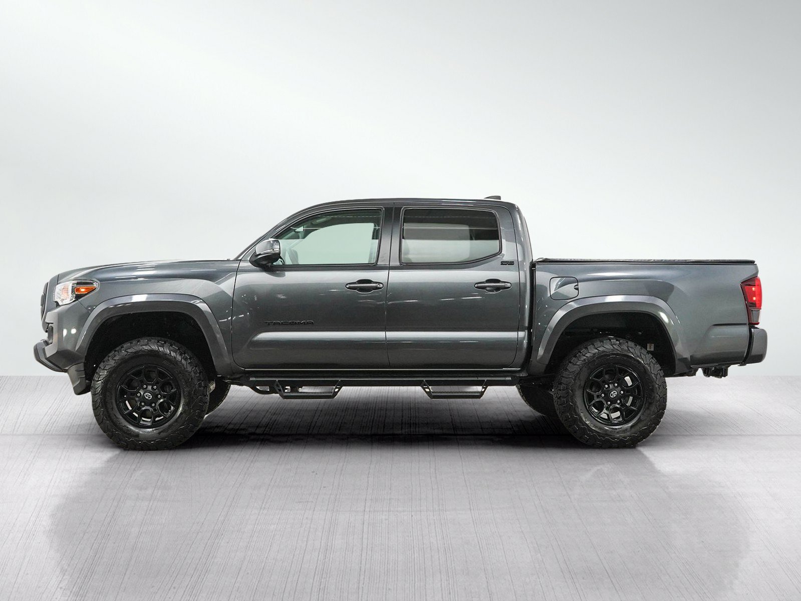 Used 2021 Toyota Tacoma SR5 w/ Technology Package AWD/4WD image 2