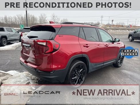 Used 2023 GMC Terrain SLT w/ Elevation Edition image 6