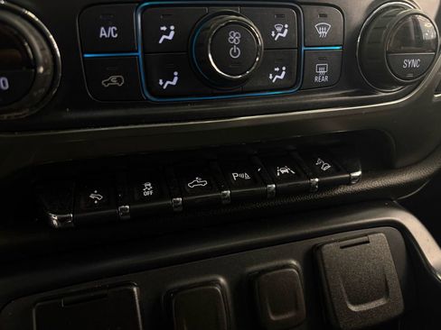 Used 2018 Chevrolet Silverado 1500 LTZ Z71 w/ LPO, Black Pack image 28