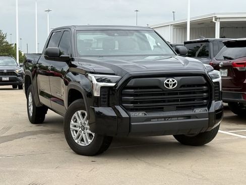 Used 2025 Toyota Tundra SR5 AWD/4WD image 2