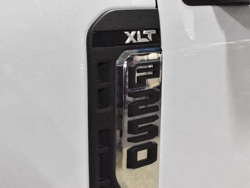 Used 2024 Ford F250 XLT image 31