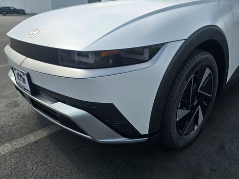 New 2025 Hyundai Ioniq 5 SEL image 12