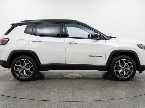 Used 2025 Jeep Compass Limited AWD/4WD image 11
