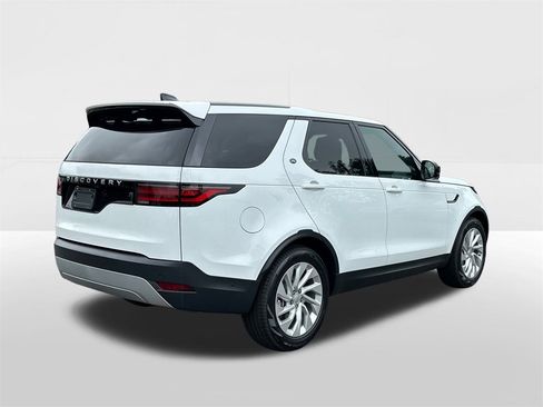 New 2025 Land Rover Discovery S image 4