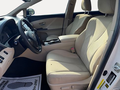 Used 2012 Toyota Venza LE w/ LE Convenience Pkg FWD image 10