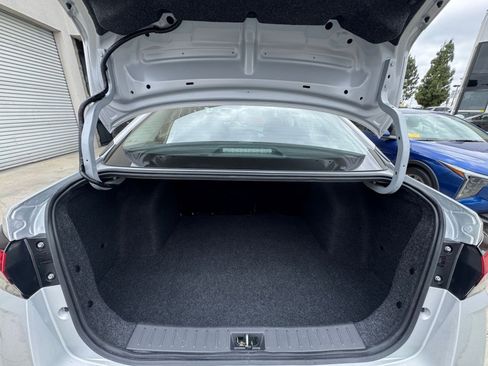 Used 2025 Nissan Versa SV FWD image 30