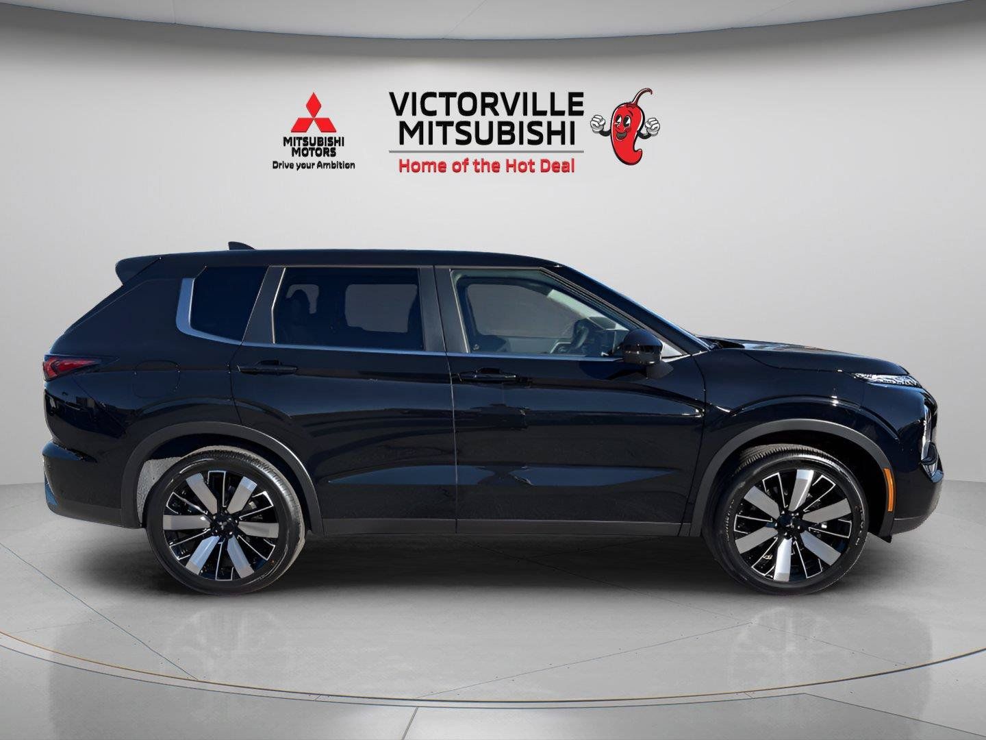 Used 2025 Mitsubishi Outlander SE AWD/4WD image 11