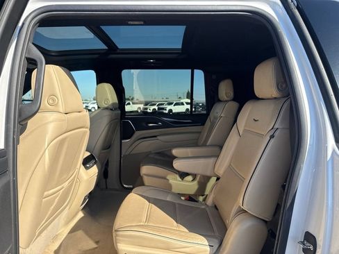 Used 2023 Cadillac Escalade ESV Premium Luxury w/ Performance Package AWD/4WD image 16
