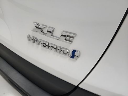 Used 2024 Toyota RAV4 XLE AWD/4WD image 12