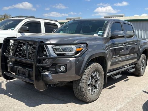 Certified 2020 Toyota Tacoma TRD Off-Road image 13