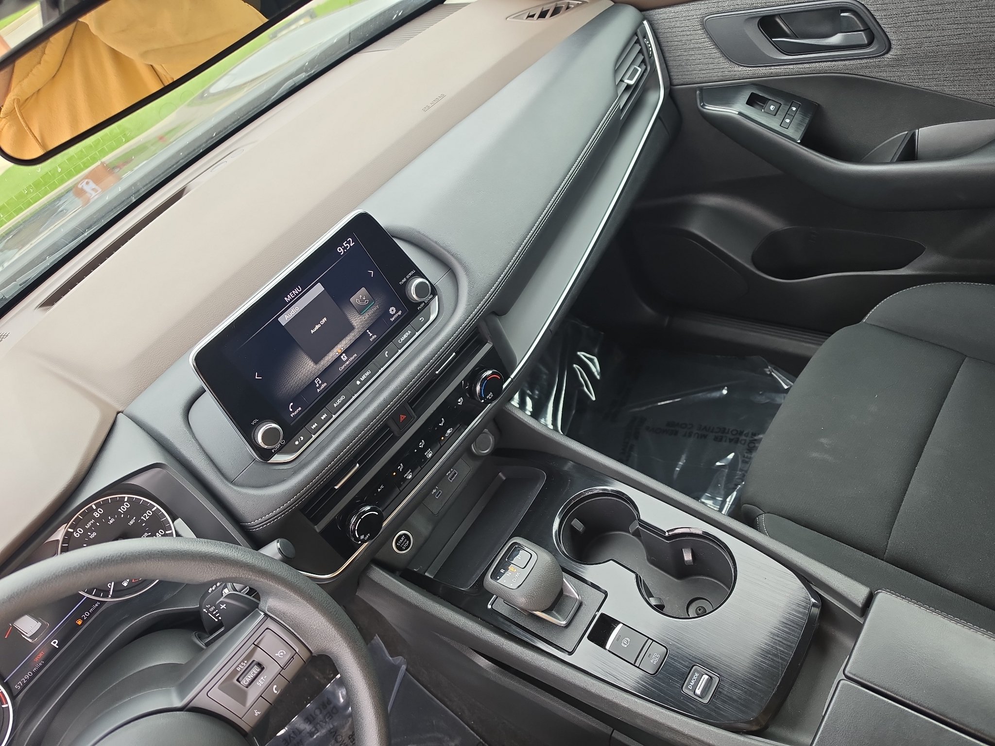 Used 2023 Nissan Rogue S FWD image 10