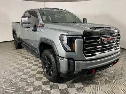 Used 2024 GMC Sierra 2500 AT4 w/ AT4 Premium Plus Package image 3