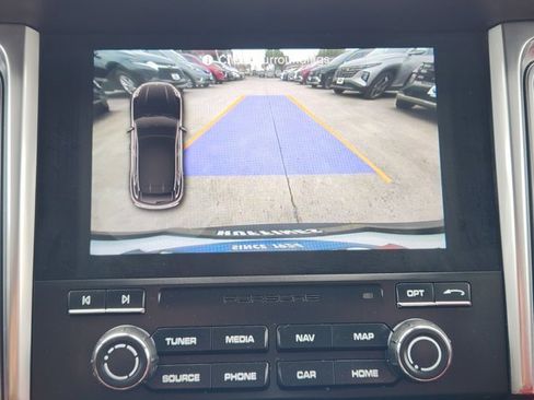 Used 2018 Porsche Macan Turbo image 17