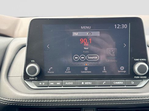 Used 2023 Nissan Rogue S AWD/4WD image 19