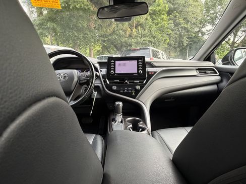 Used 2021 Toyota Camry SE FWD image 37