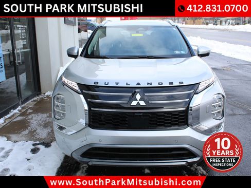 Used 2025 Mitsubishi Outlander SEL image 4