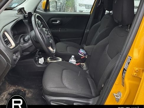 Used 2015 Jeep Renegade Latitude AWD/4WD image 10