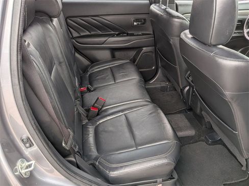 Used 2019 Mitsubishi Outlander SEL image 29