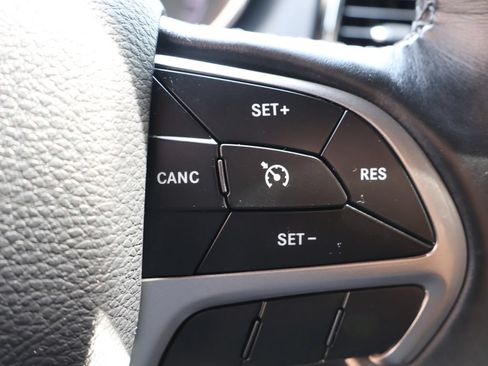 Used 2019 Jeep Grand Cherokee Altitude AWD/4WD image 17