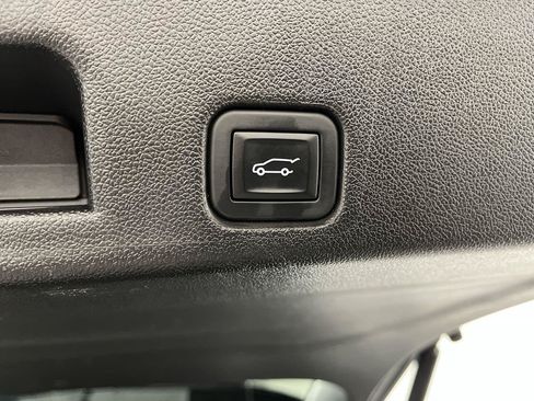 Certified 2024 GMC Acadia Elevation w/ Luxury Package AWD/4WD image 33