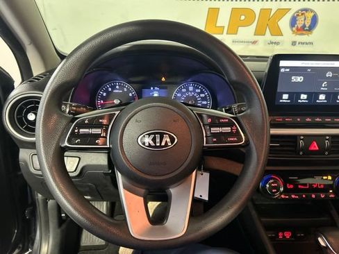 Used 2019 Kia Forte LXS FWD image 13