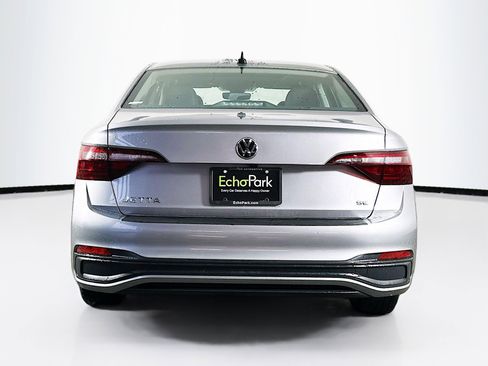 Used 2024 Volkswagen Jetta SE image 7