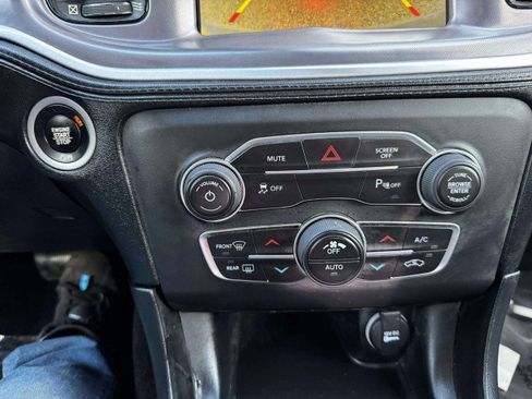 Used 2019 Dodge Charger SXT w/ Plus Group image 26