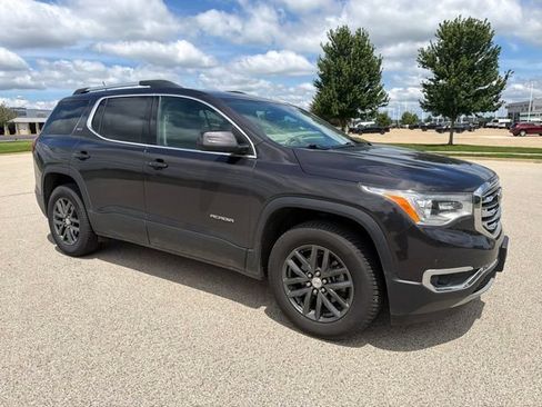 Used 2018 GMC Acadia SLT AWD/4WD image 4