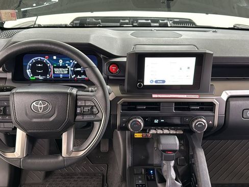Certified 2025 Toyota 4Runner TRD Off-Road image 9