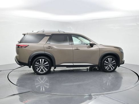 Used 2023 Nissan Pathfinder Platinum AWD/4WD image 4