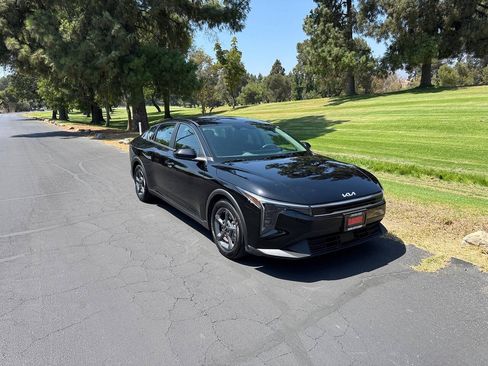 Used 2025 Kia K4 FWD image 3
