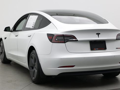 Used 2021 Tesla Model 3 Standard Range Plus RWD image 4