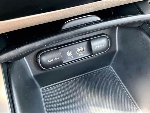 Used 2020 Kia Sorento LX FWD image 25