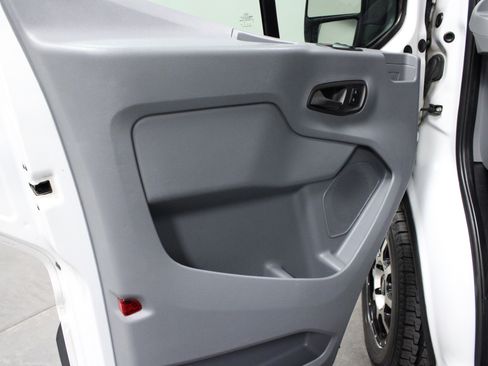 Used 2018 Ford Transit 150 XLT image 11