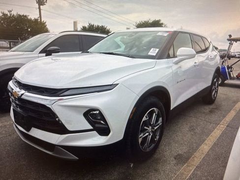 Used 2025 Chevrolet Blazer LT AWD/4WD image 1
