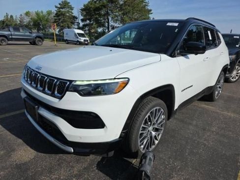 Used 2023 Jeep Compass Limited w/ Elite Group AWD/4WD image 2