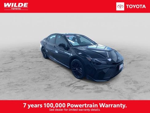 Certified 2025 Toyota Camry SE image 3