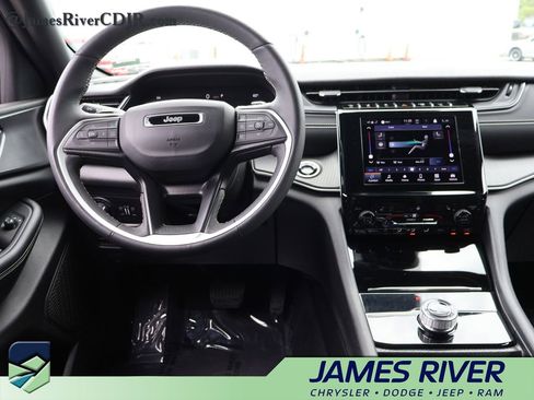 Used 2024 Jeep Grand Cherokee L Laredo AWD/4WD image 20