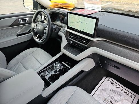 Used 2025 Ford Explorer Platinum w/ LUX Leather Package image 14