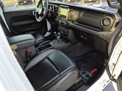 Used 2023 Jeep Gladiator Overland image 10
